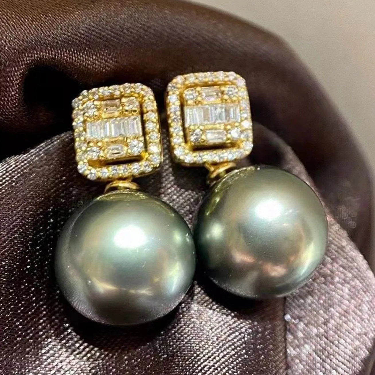 18K Solid Gold Tahitian Pearl Earrings KE00028