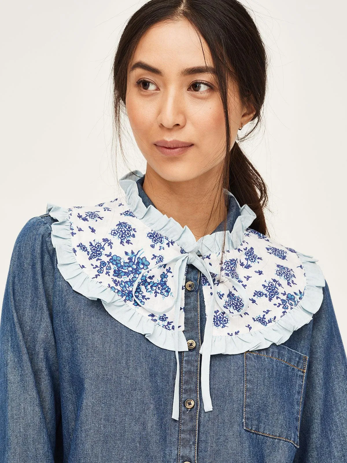 Aliis Rounded Tie Front Collar - Floral Blue