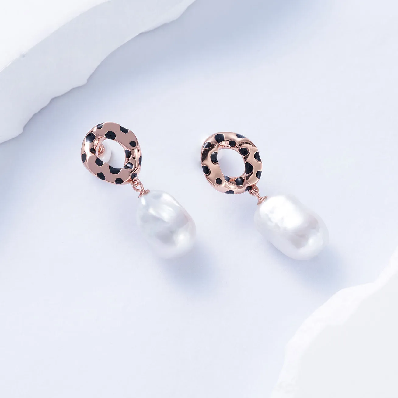 Baroque Pearl Earrings WE00776 | SAFARI