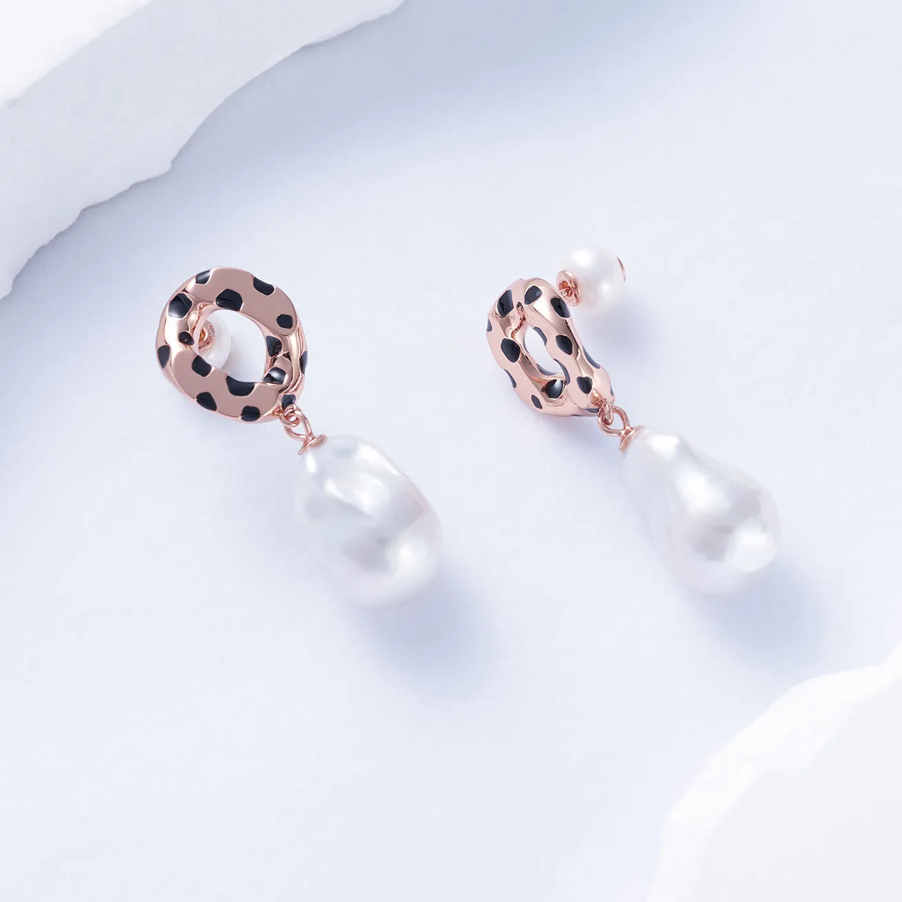 Baroque Pearl Earrings WE00776 | SAFARI