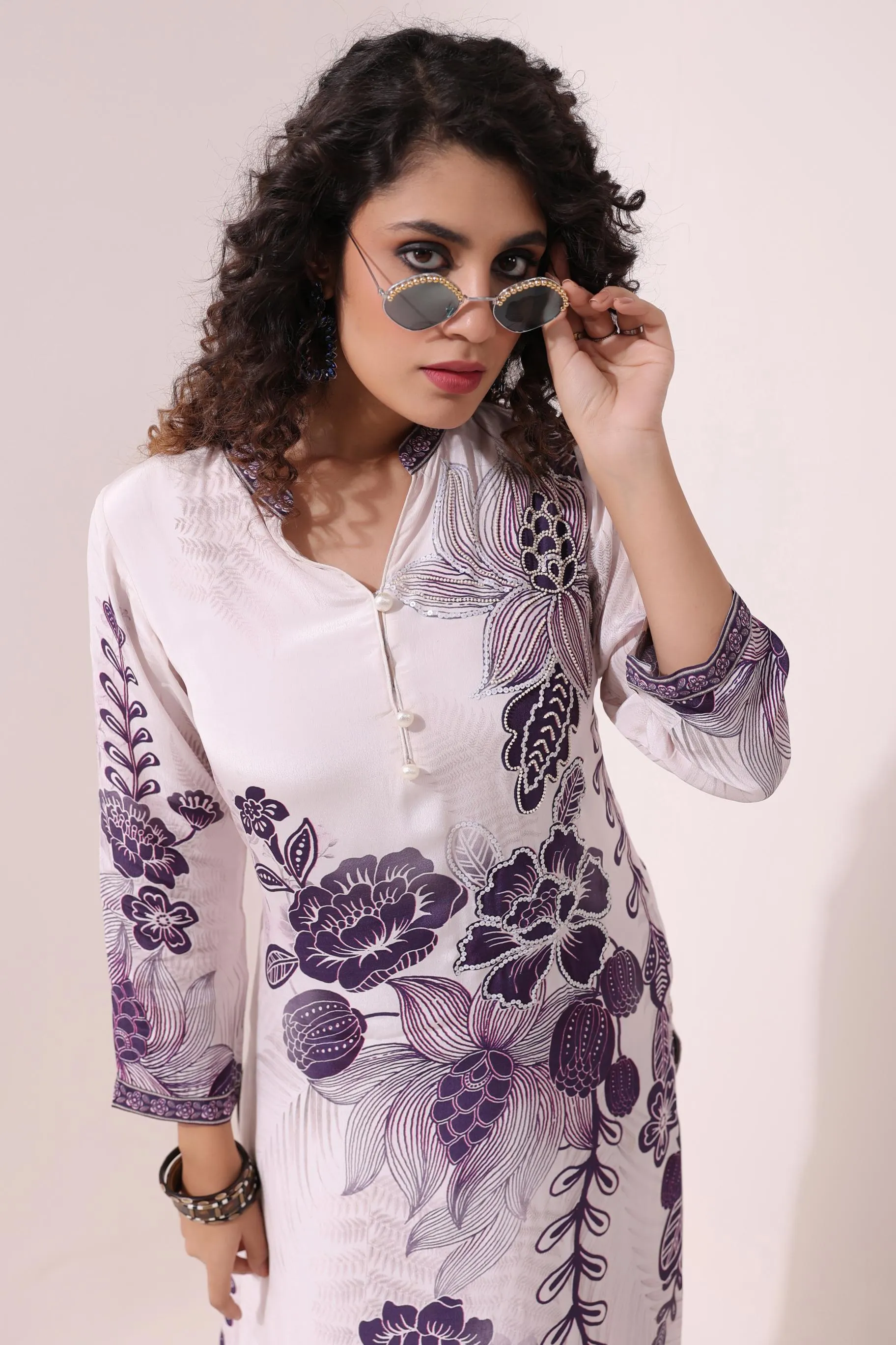 Black & White Floral Printed Kurti And Pants Set