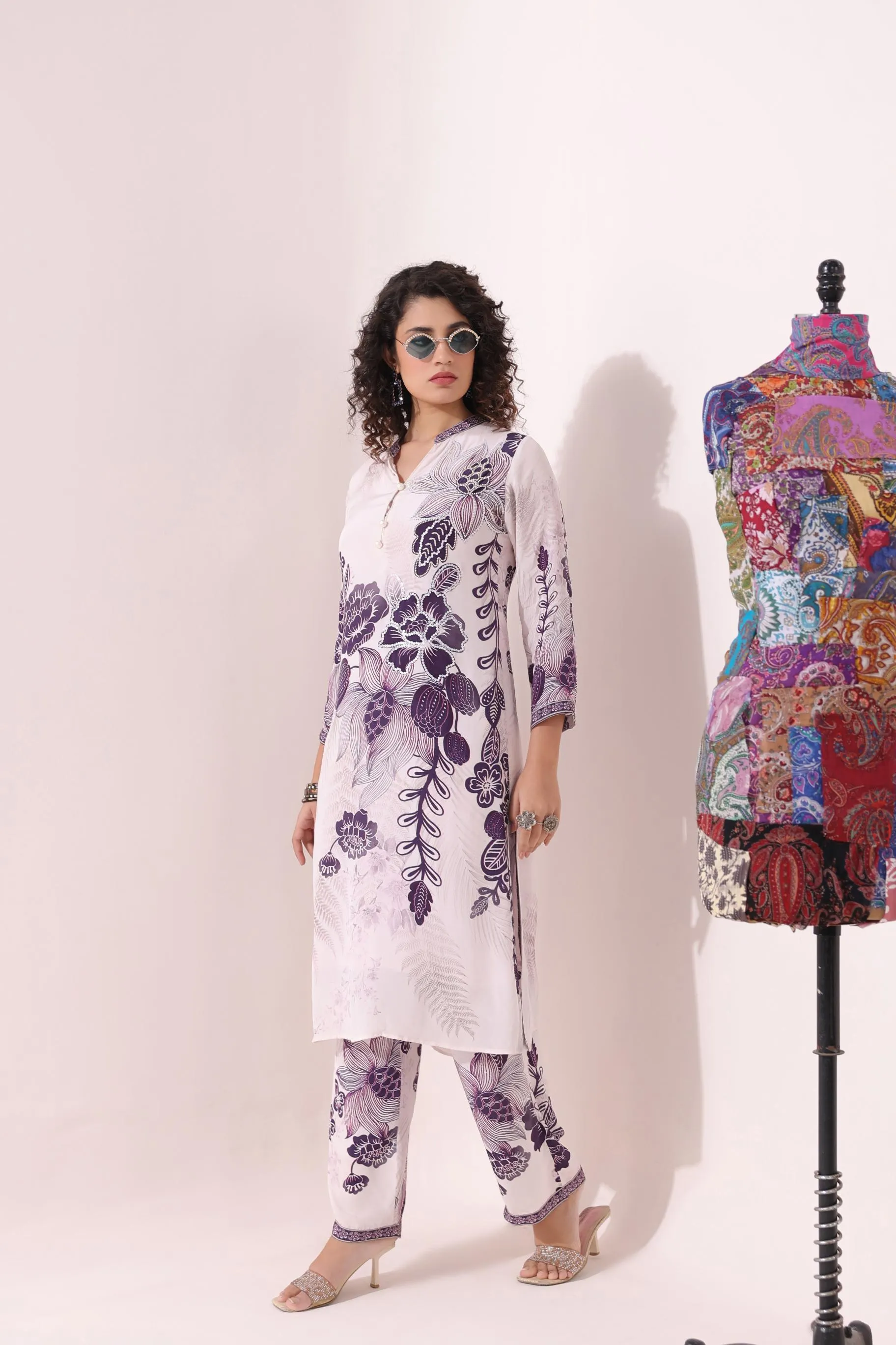 Black & White Floral Printed Kurti And Pants Set