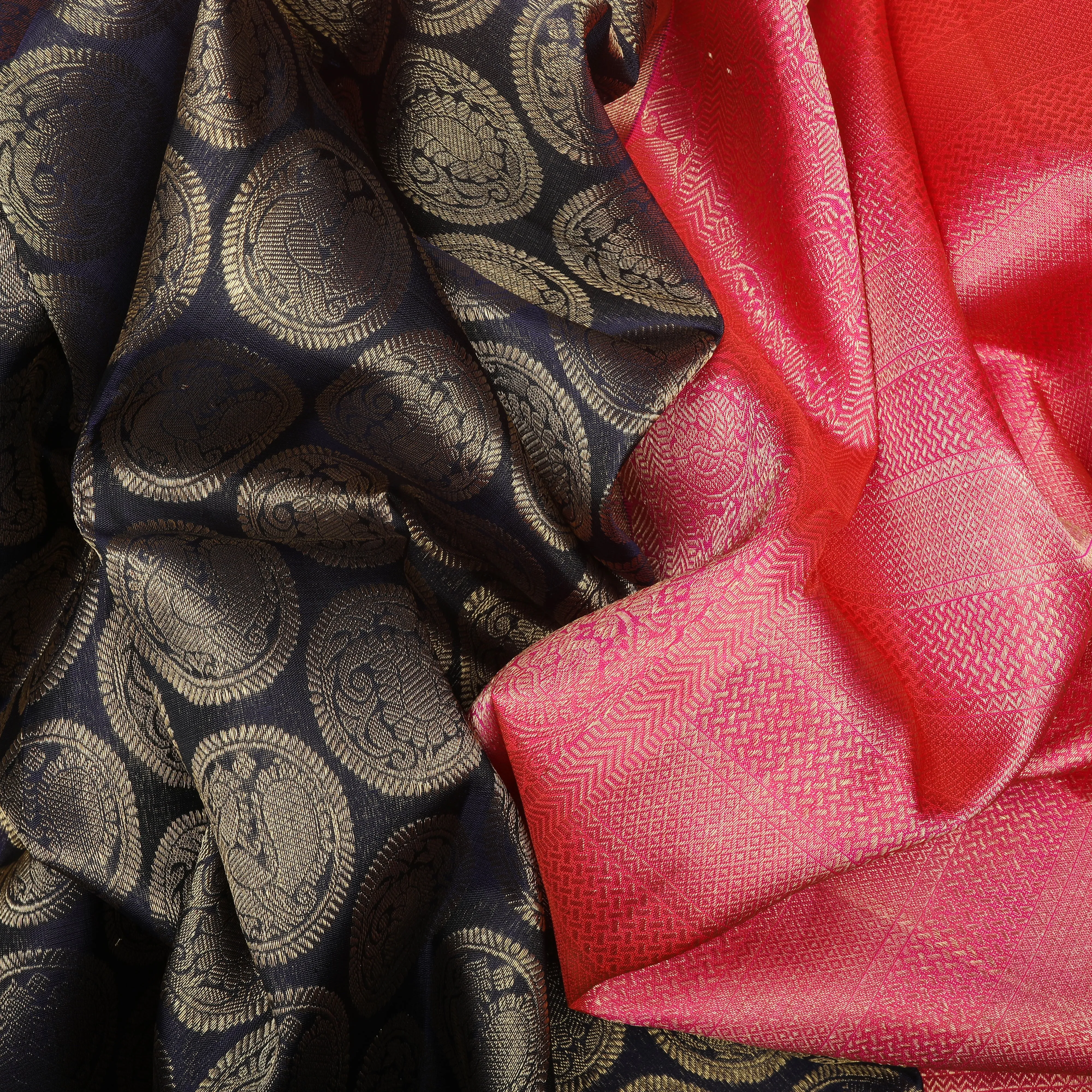 Handwoven Blue with Pink Kanjivaram Silk Saree - 744T001332DSC