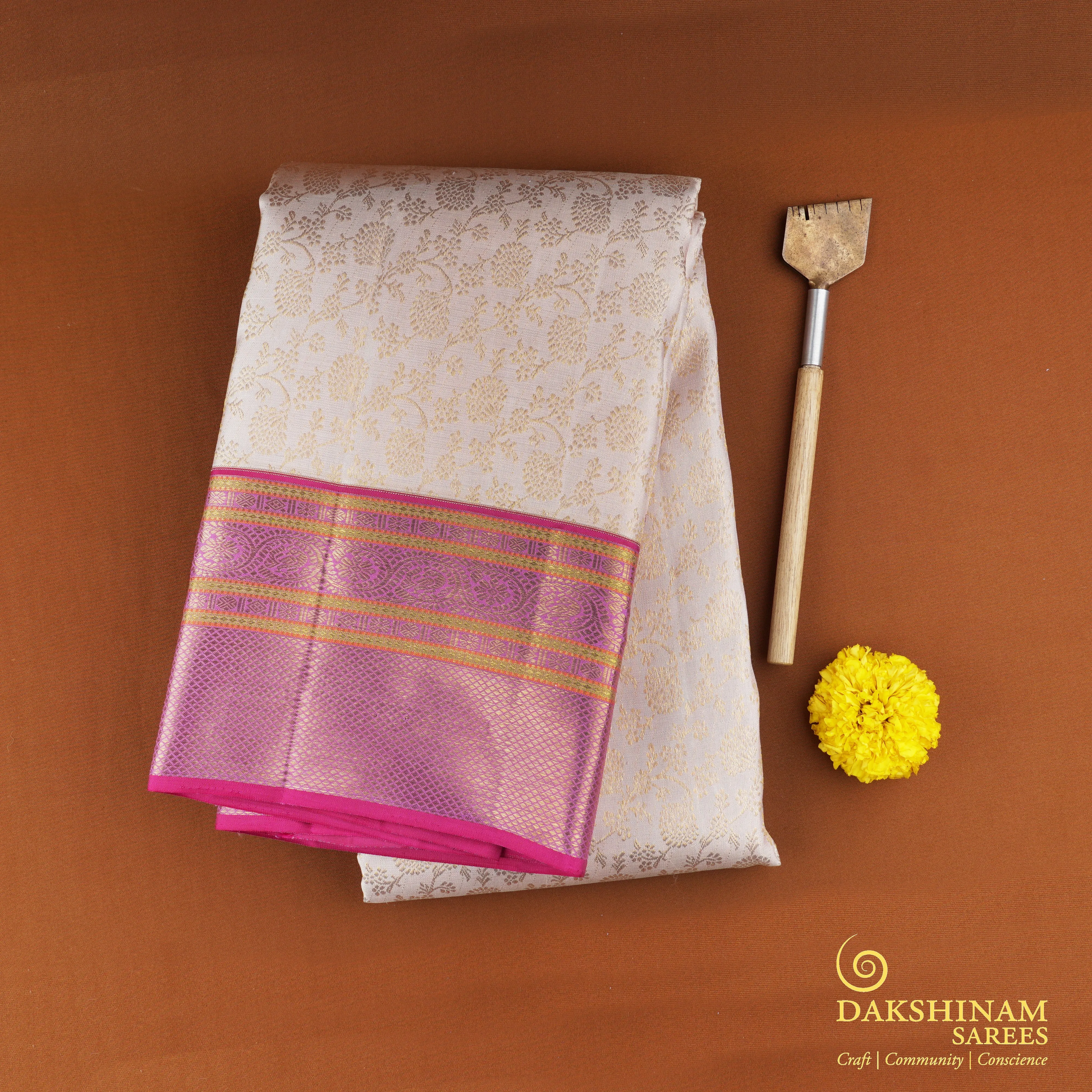 Handwoven Cream with Magenta Kanjivaram Silk Saree - 1706T007506DSC