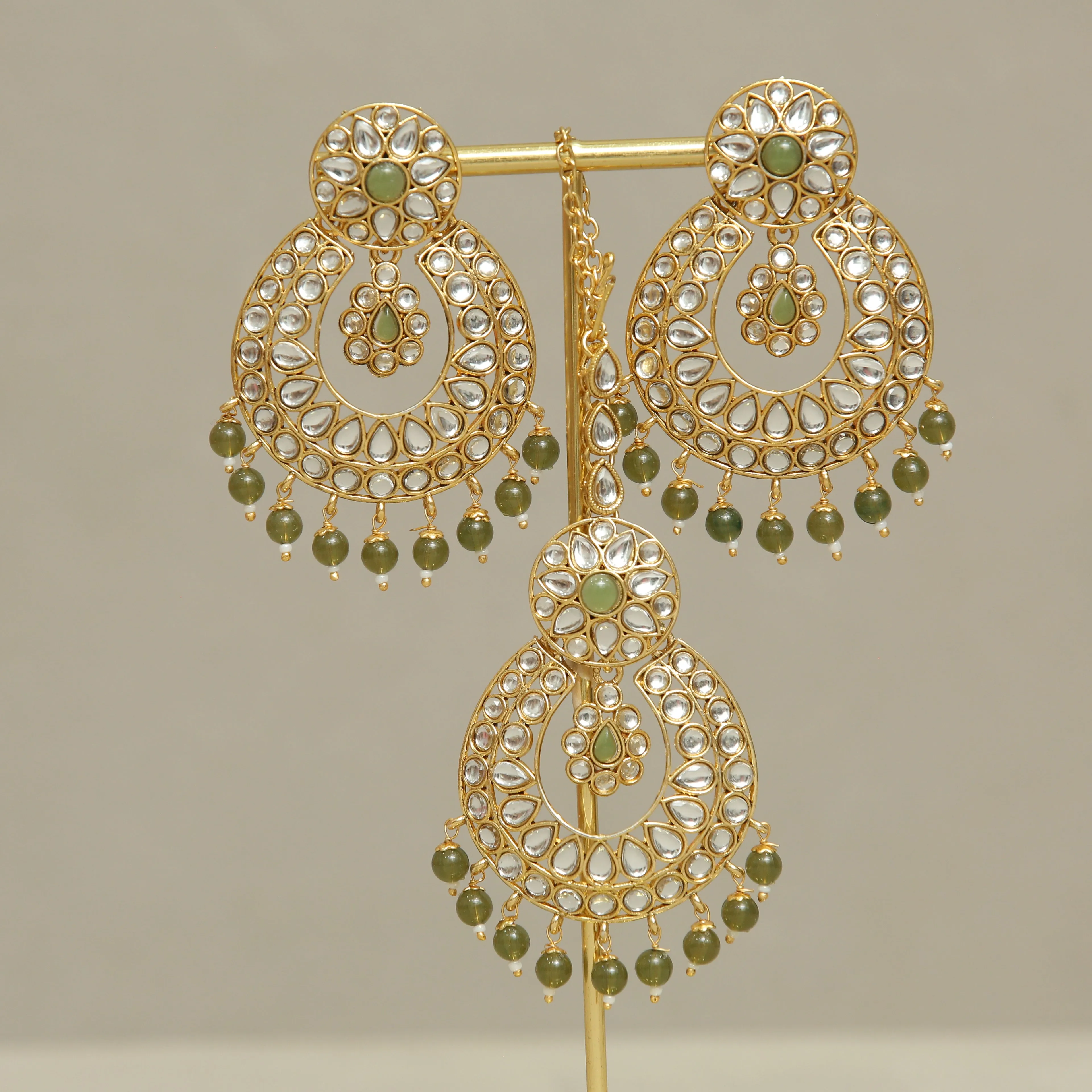 Harshita Kundan Earrings And Tikka