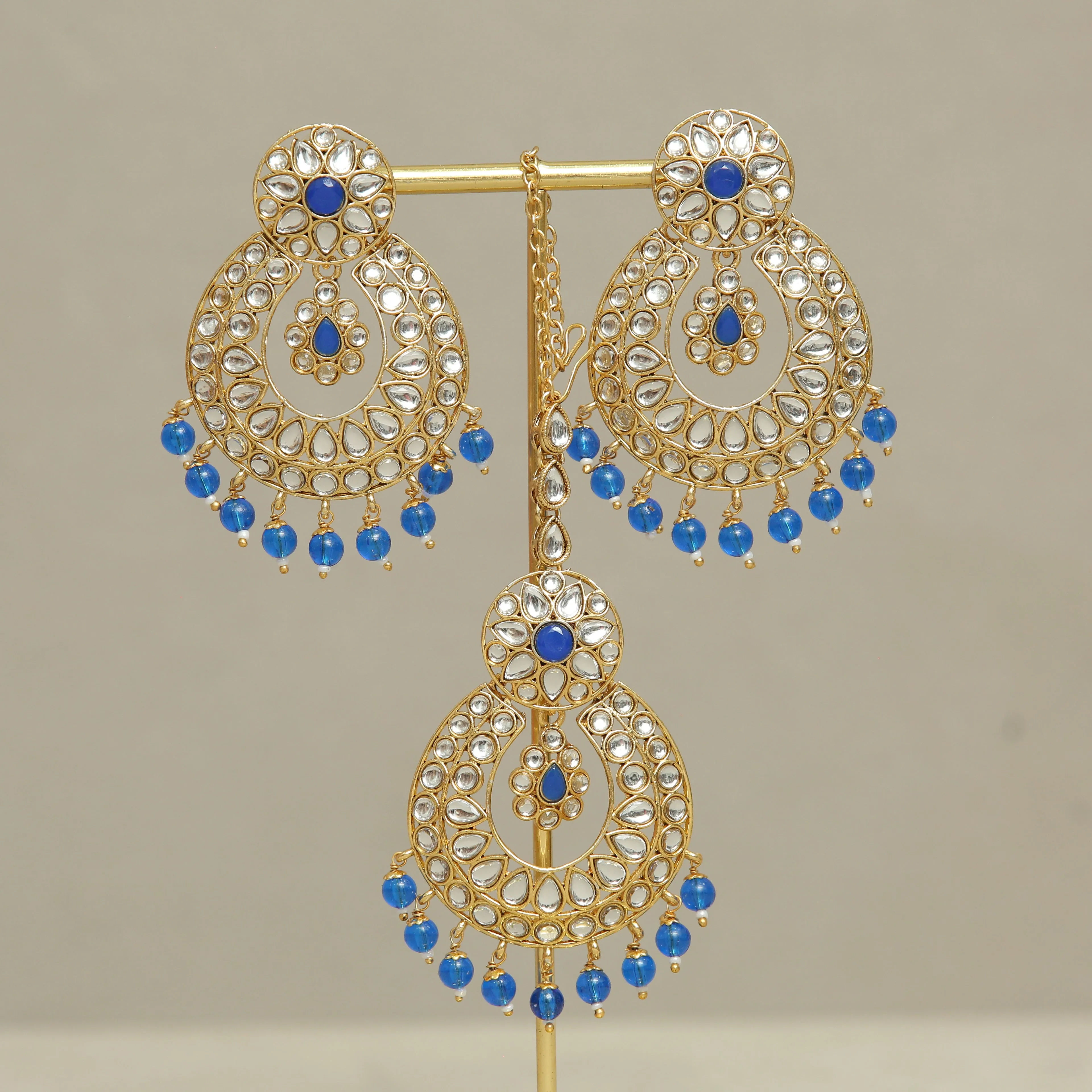 Harshita Kundan Earrings And Tikka