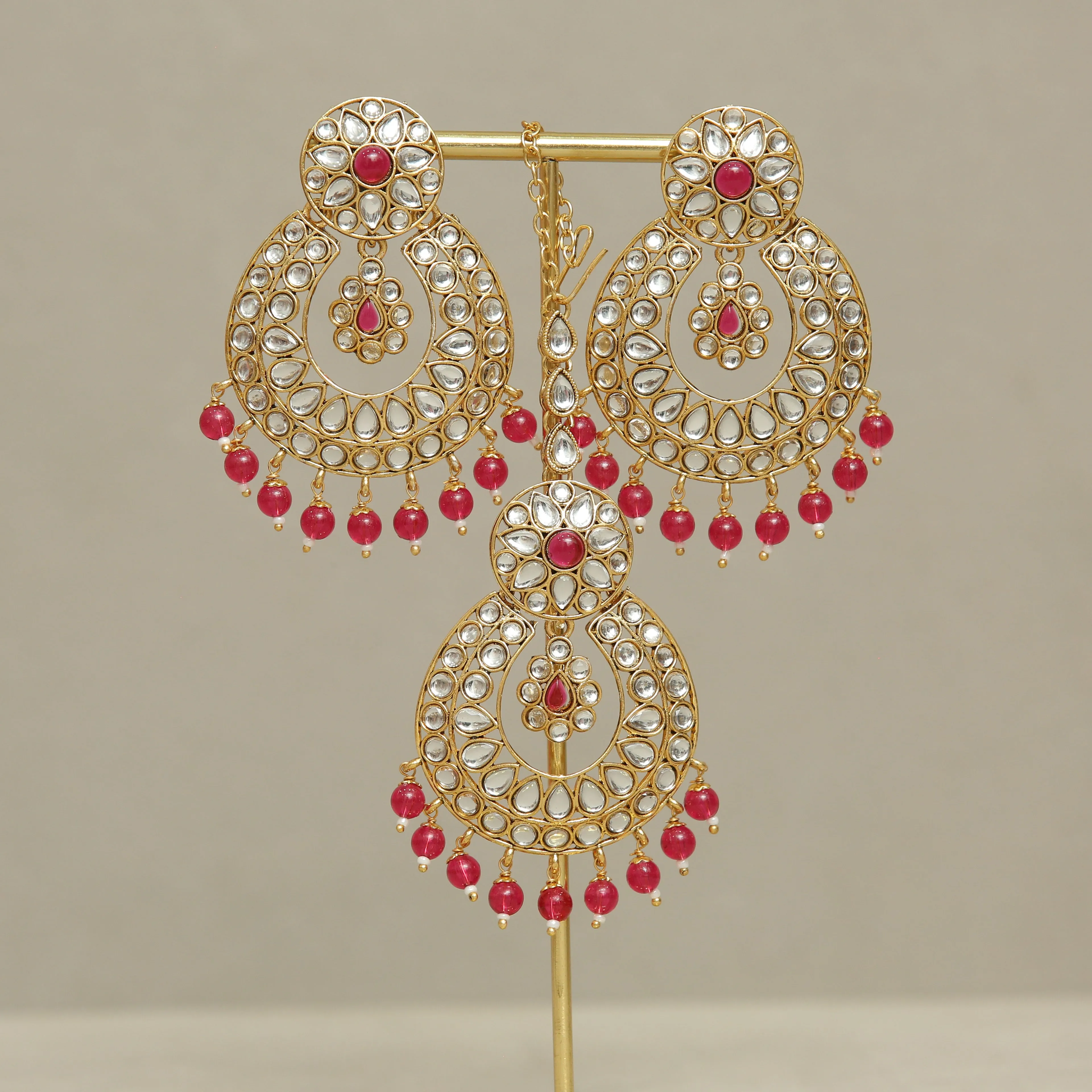 Harshita Kundan Earrings And Tikka