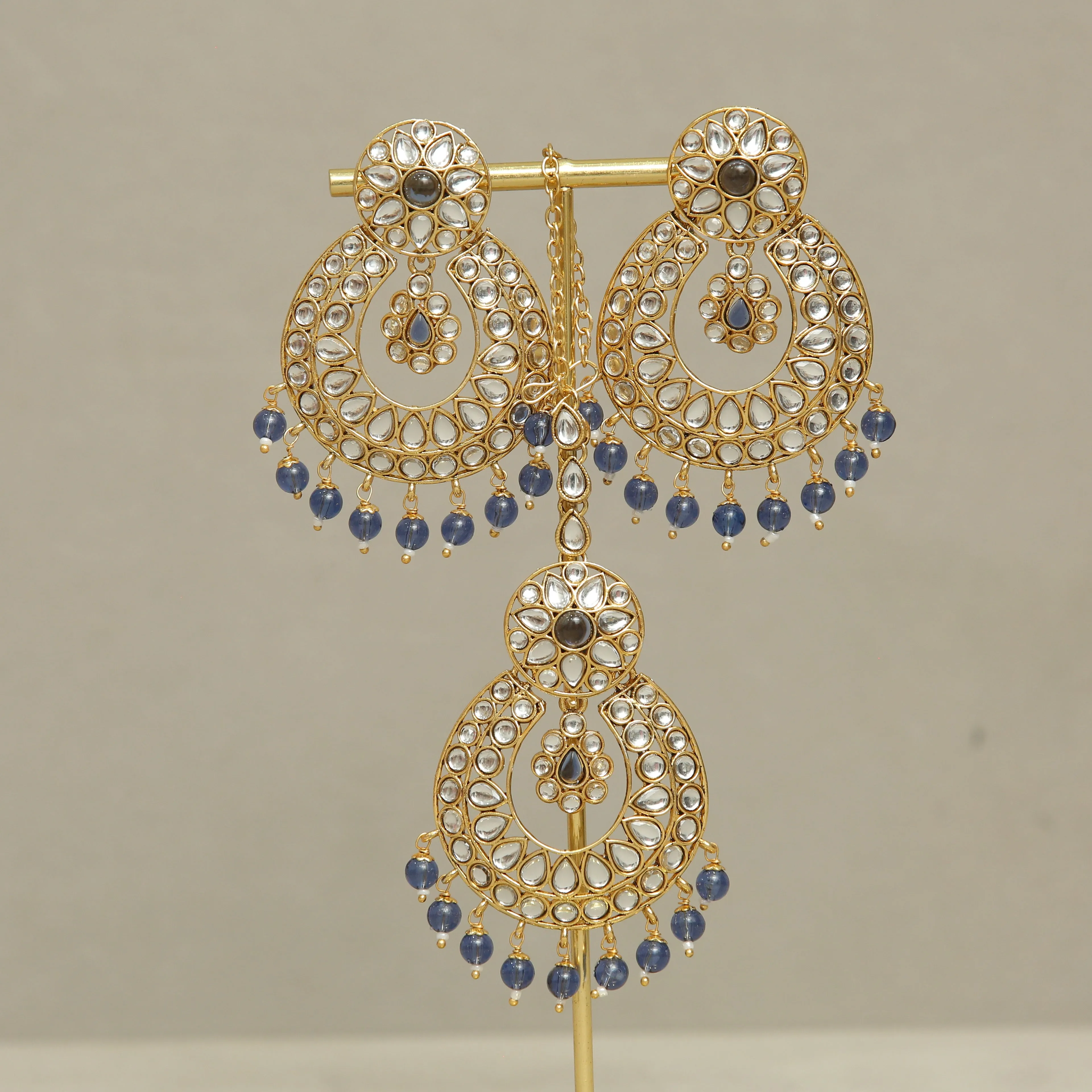 Harshita Kundan Earrings And Tikka