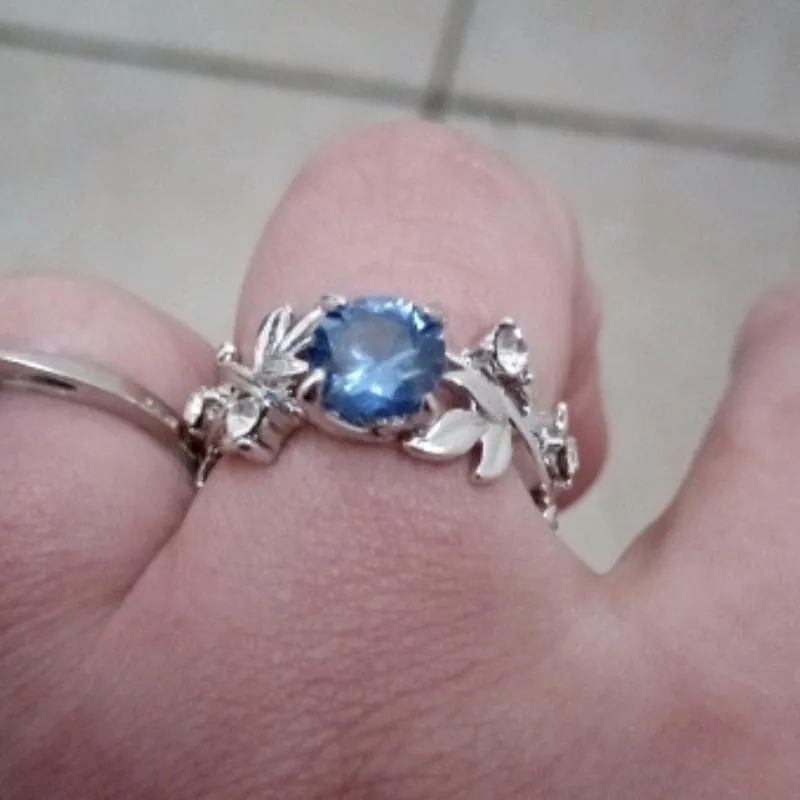 Lucky Vine Blue Gem Ring