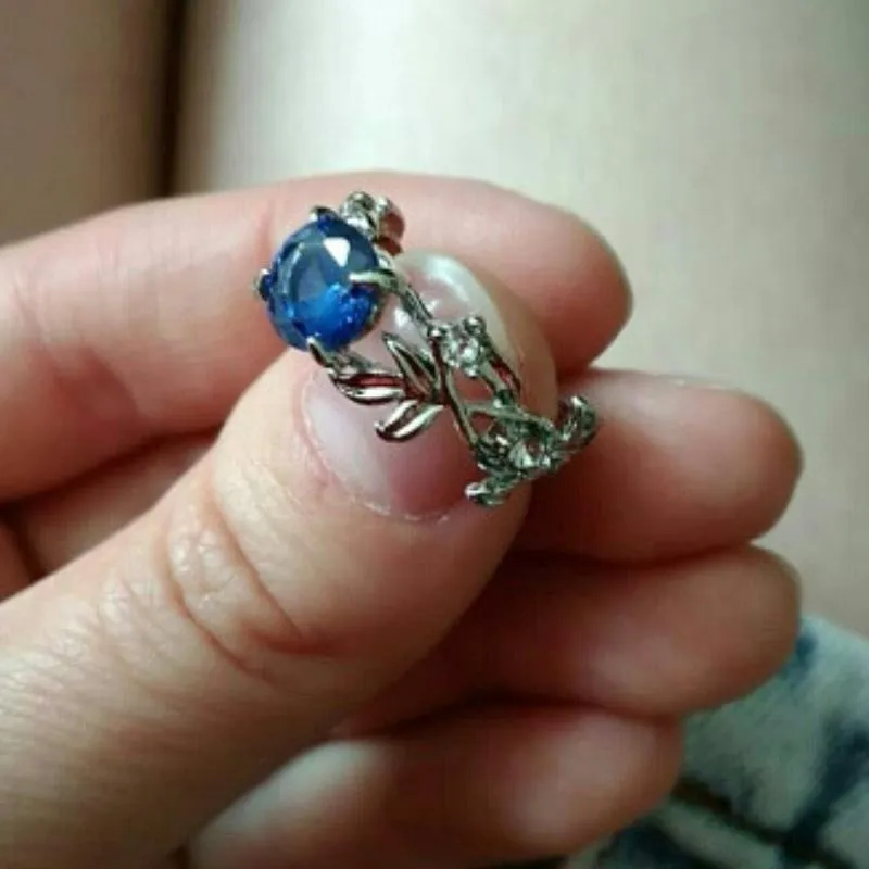 Lucky Vine Blue Gem Ring