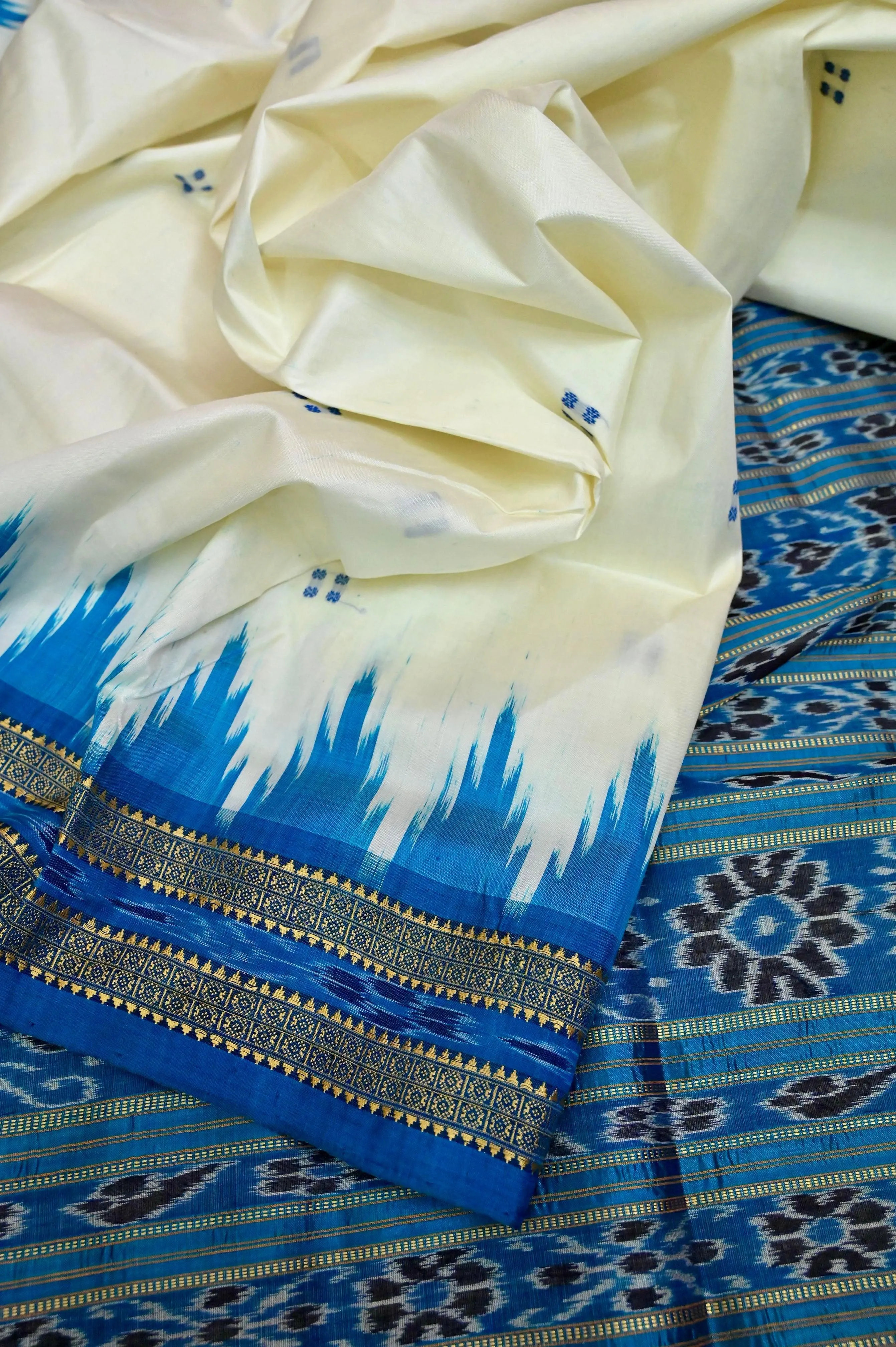 Offwhite and Blue Color Sambalpuri Silk Saree