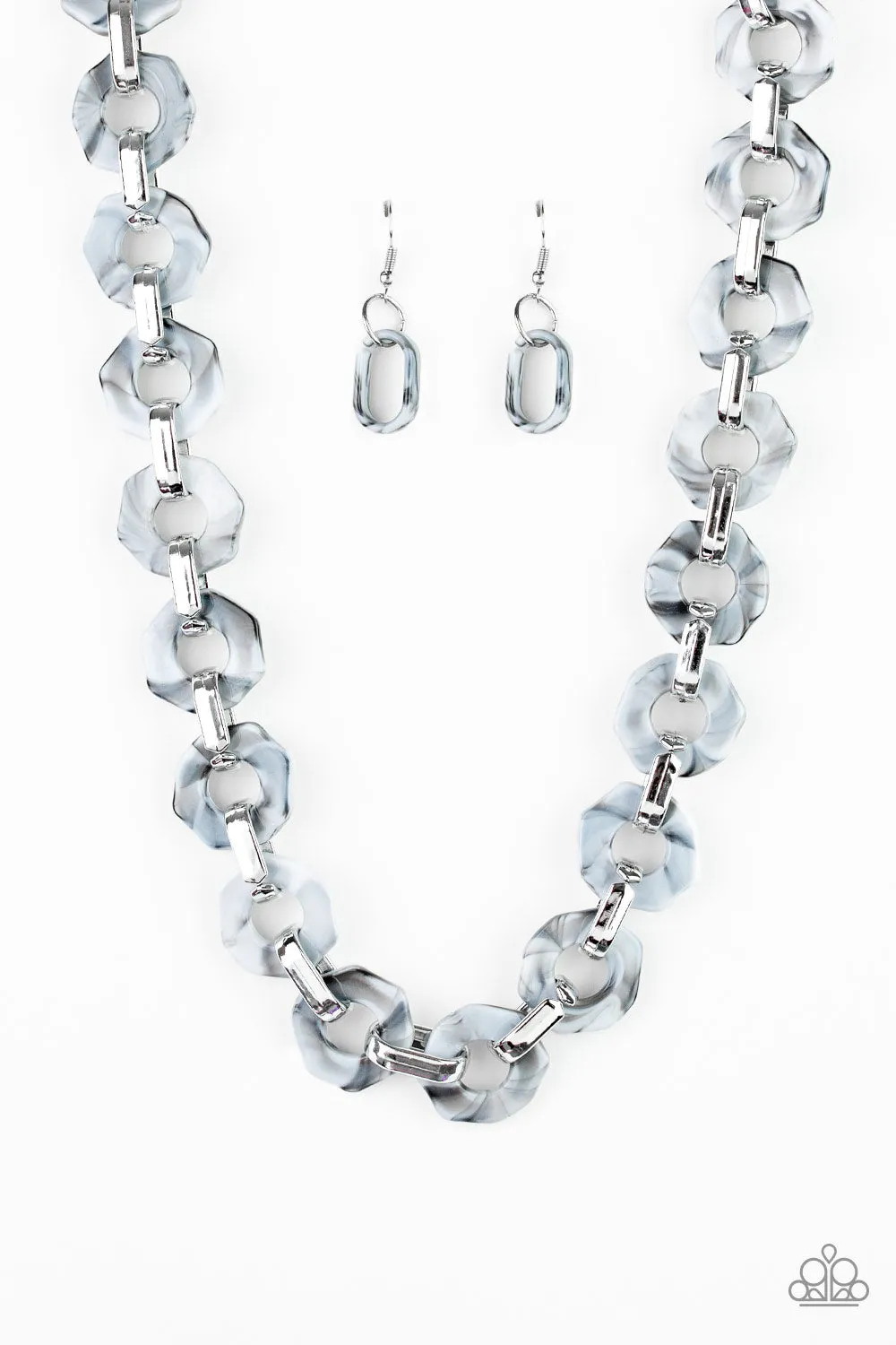 Paparazzi Fashionista Fever Silver Necklace Set