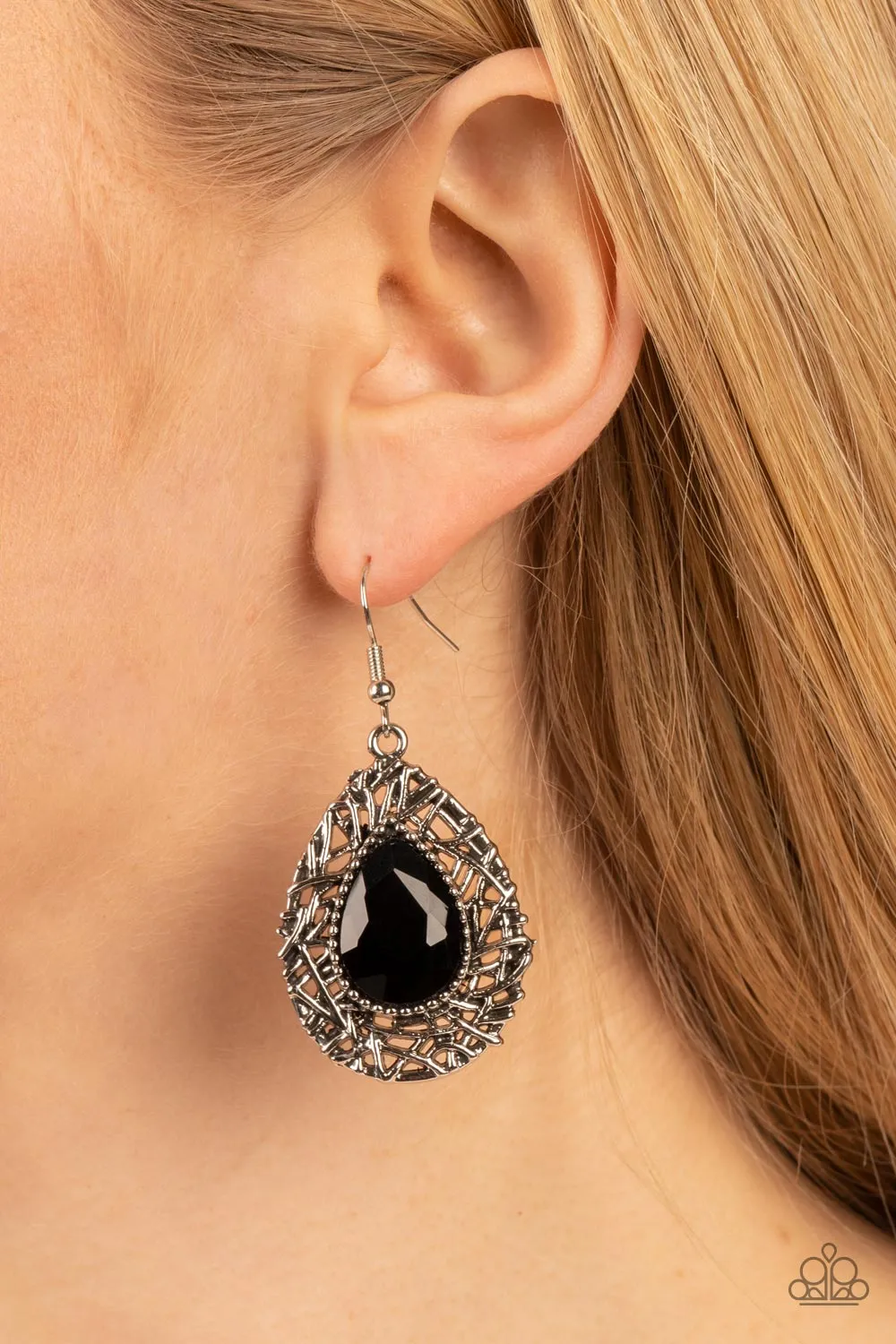 Paparazzi Nest Nouveau Black Earrings