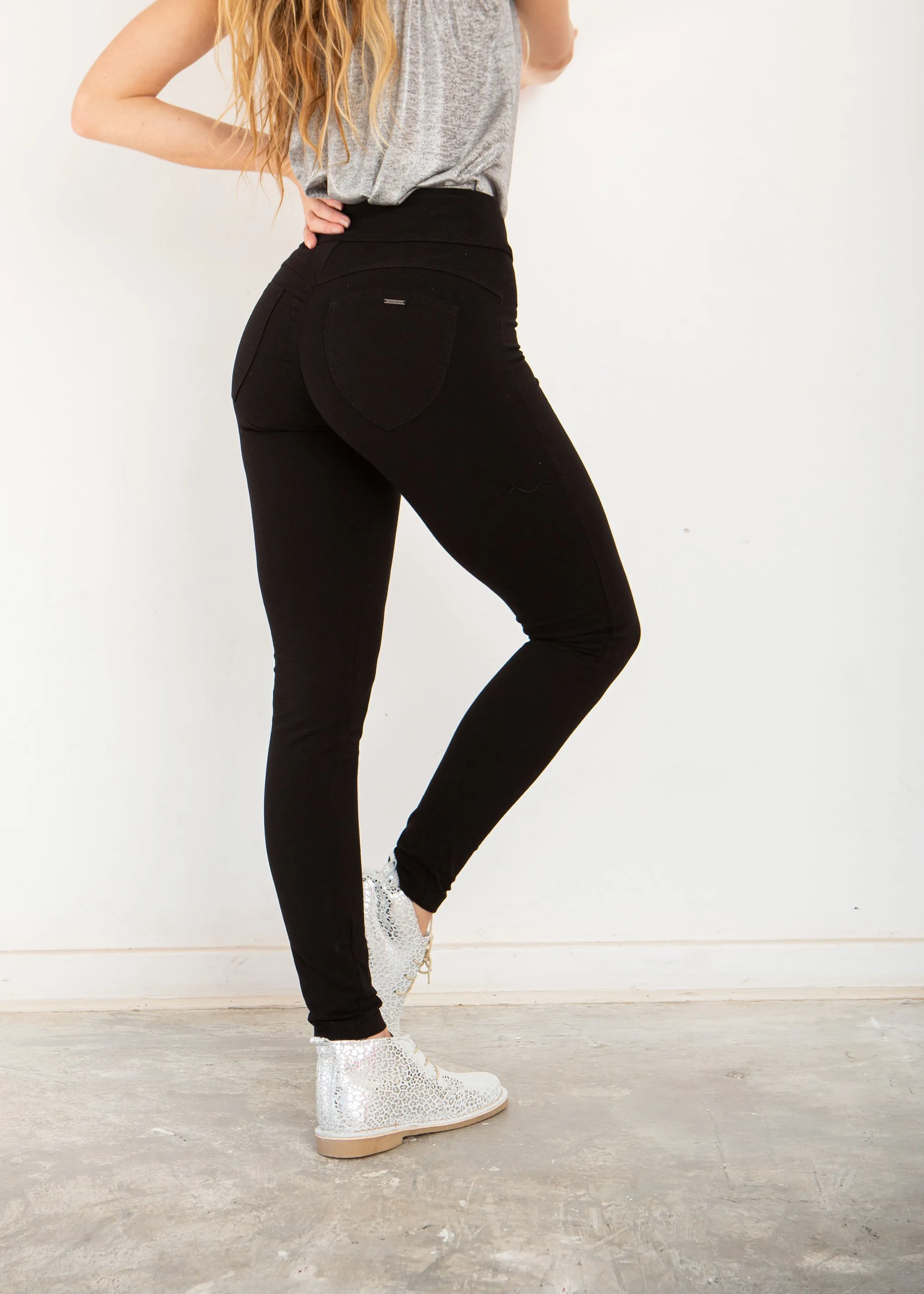 Peaches Sculpt Knit Shaper Jegging